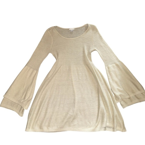 VENUS Dresses & Skirts - Venus Bell Sleeve Knit Dress